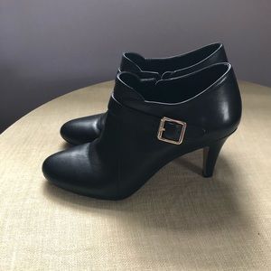 Black Vince Camuto Booties! 🖤🖤